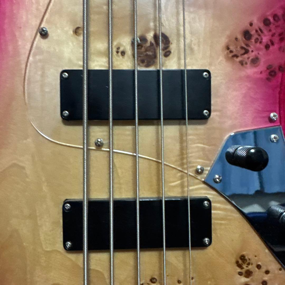 さえこ　Bacchus エレキベース ピンク　5弦