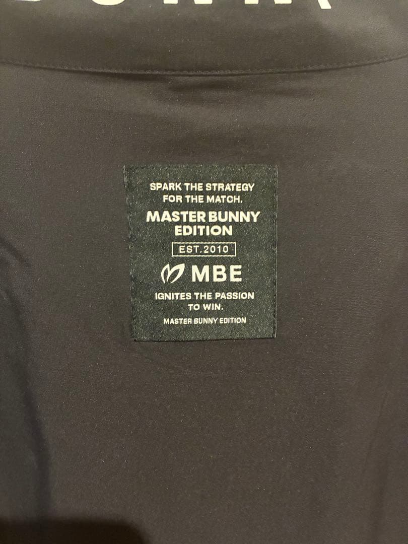 マスターバニー黒 ジャケット スポーツ メンズウェア　サイズ4