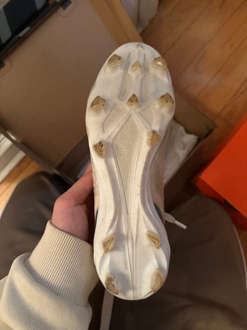 アメリカンフットボール スパイク ホワイト