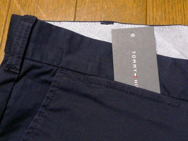 【大きい】42 (US)110cm新品トミーヒルフィガーUSA限定伸縮チノパンツ