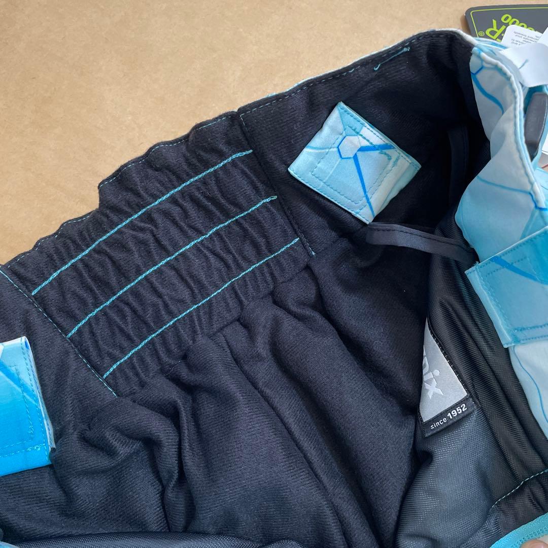 新品 レディースM スキーウェア 上下セット フェニックス ジャケット パンツ