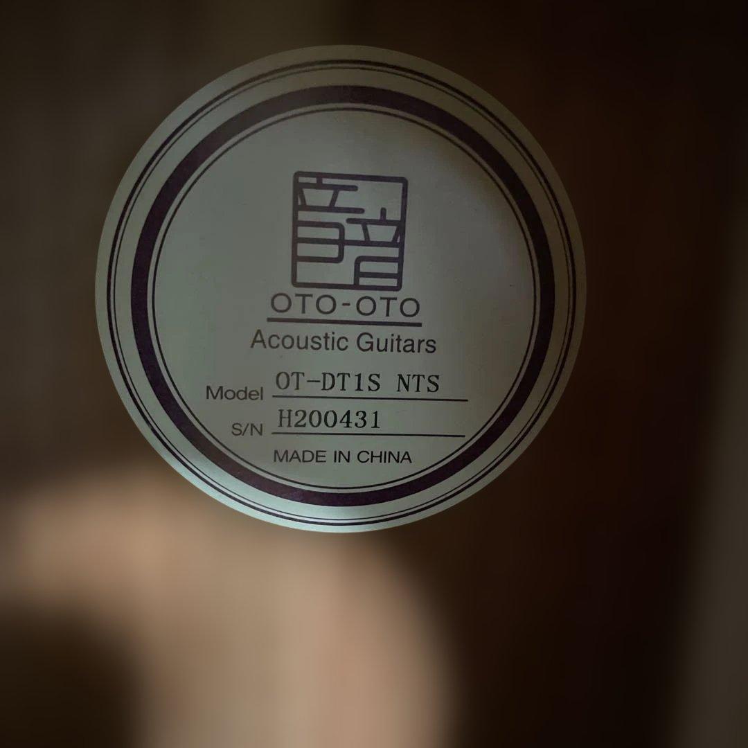 美品【初心者モデル】アコースティックギター &スタンド&ケース3点セット