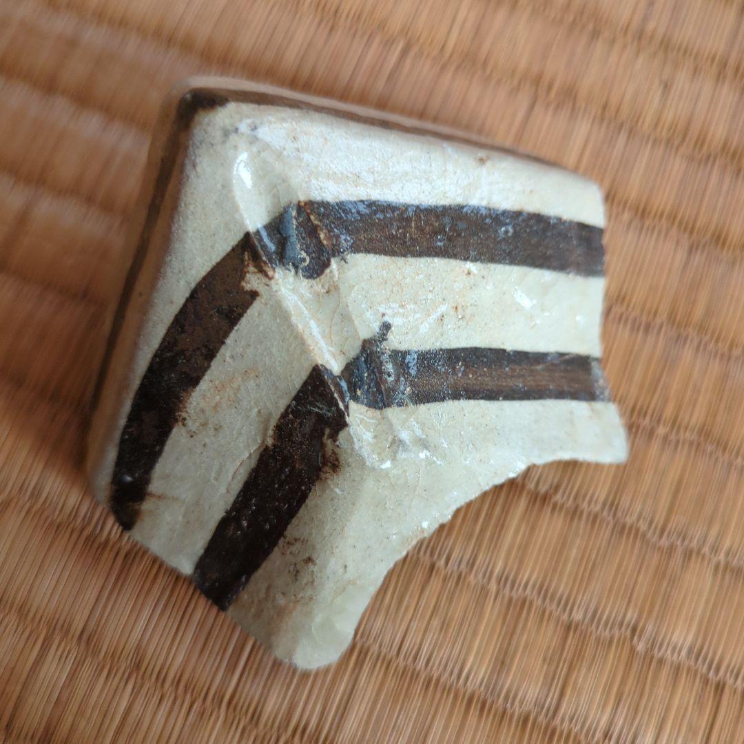 幾何学模様の陶器の破片　織部焼　織部　美濃　骨董品　古美術　志野