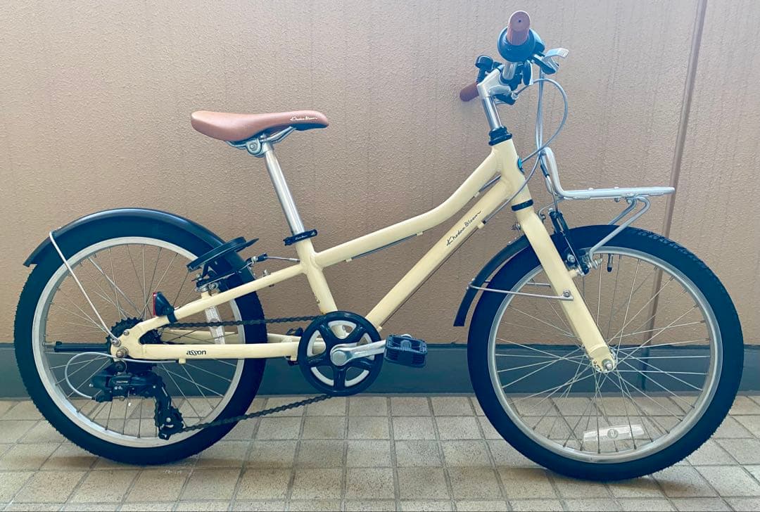 直接引き渡しコーダーブルーム　asson J20ホワイト。名古屋市栄