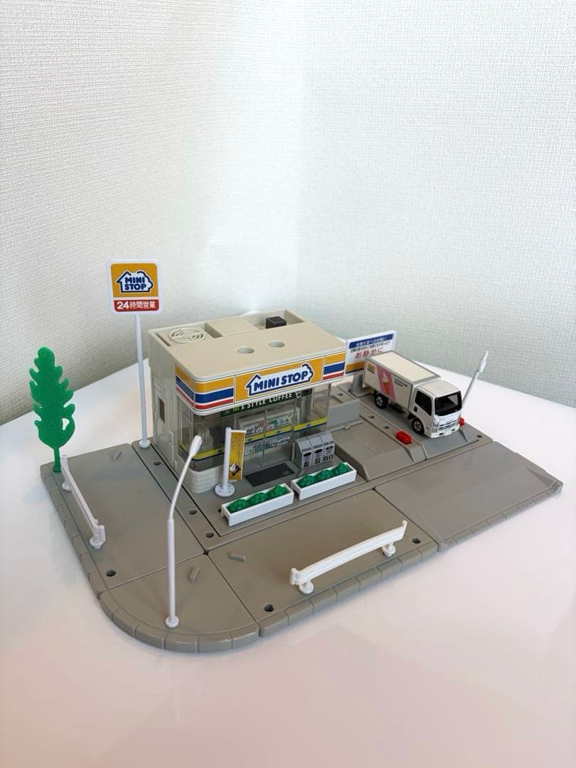 トミカタウンセット 消防署、ENEOS 、コンビニその他5種まとめ売り