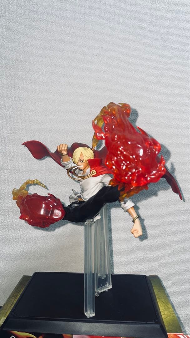 シャンクス REDシリーズ フィギュア 箱付き