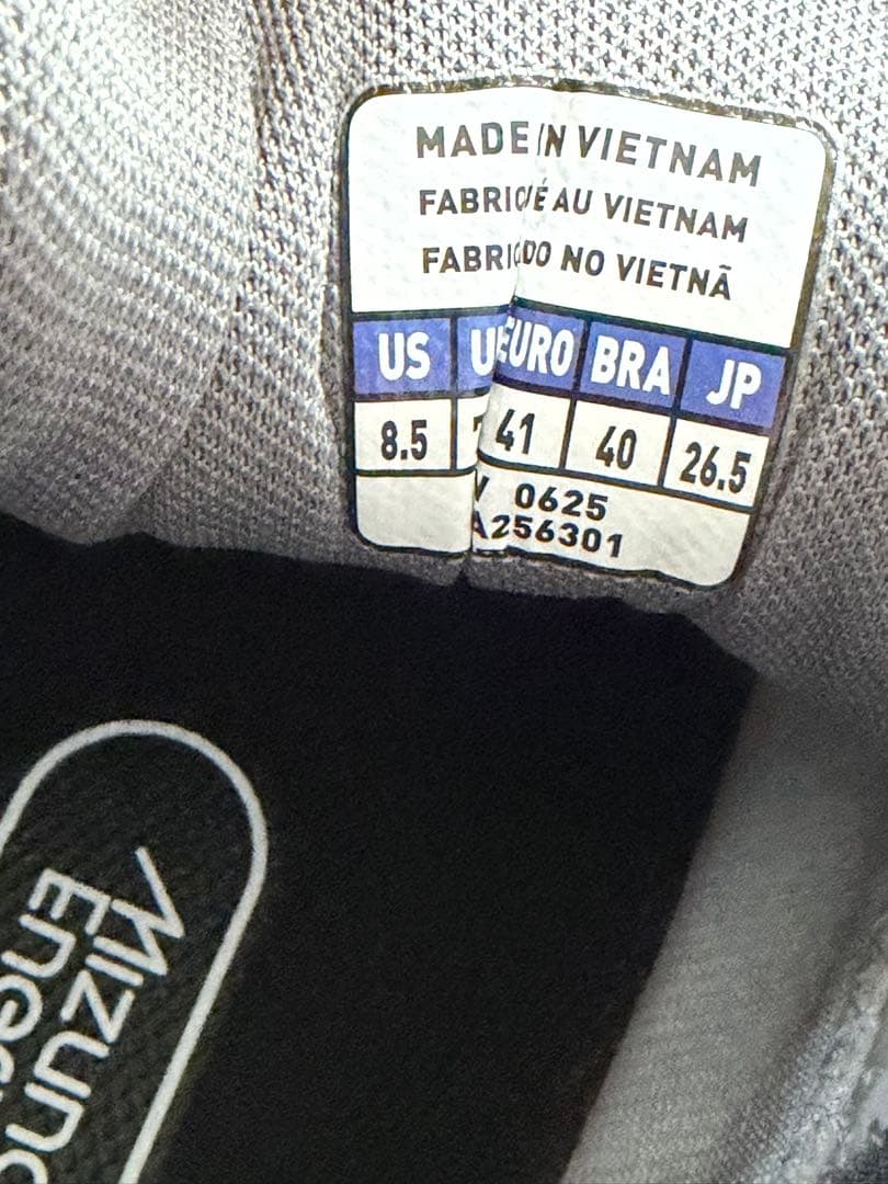 ミズノ バドミントンシューズ ウェーブファングST 26.5cm 3E