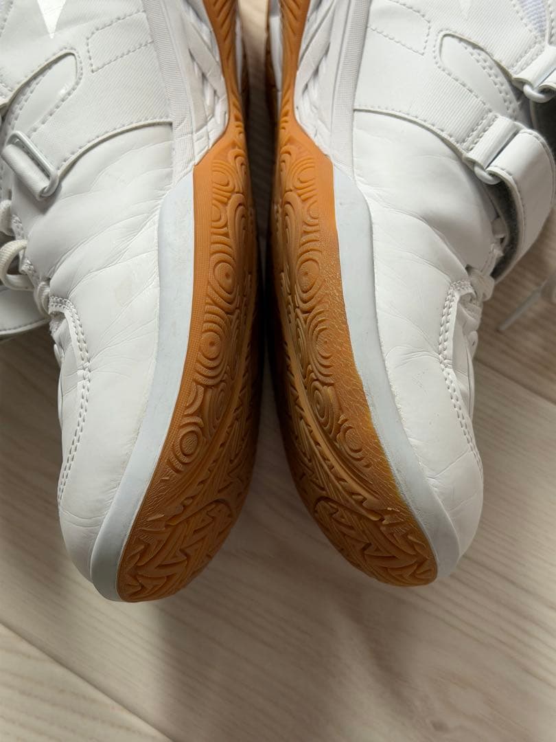 ミズノ バドミントンシューズ ウェーブファングST 26.5cm 3E