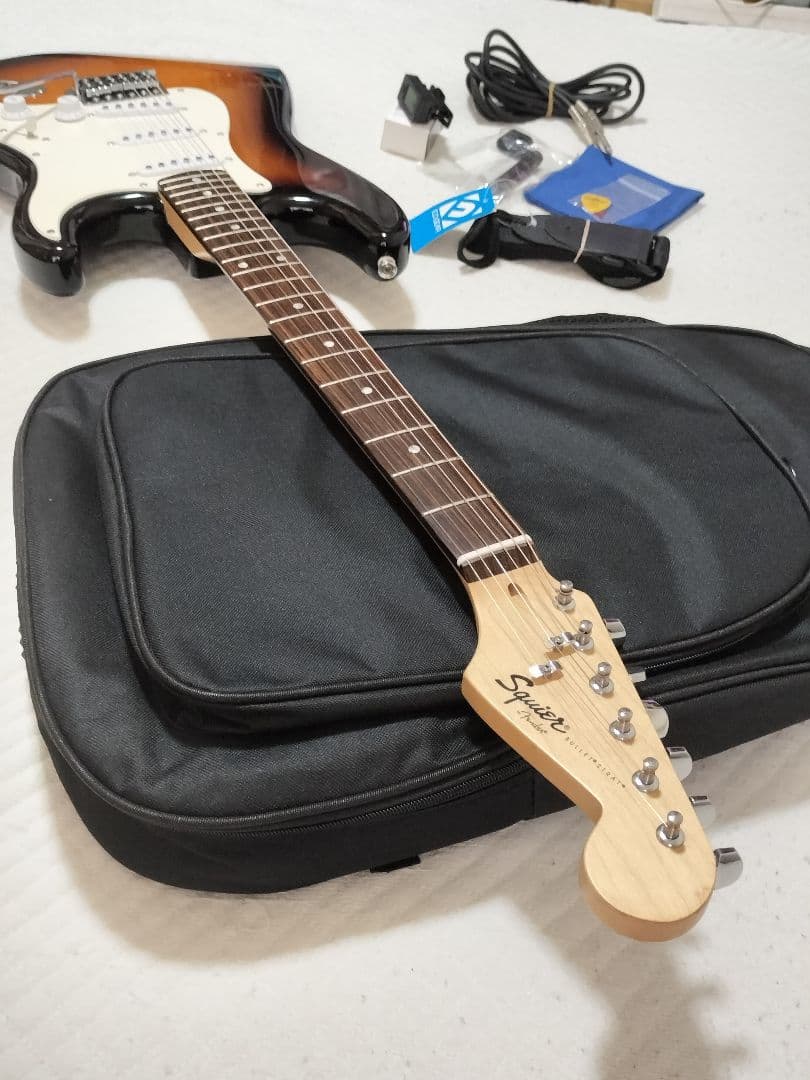 Squier by Fender スクワイヤー ストラト ケースオマケ多数付
