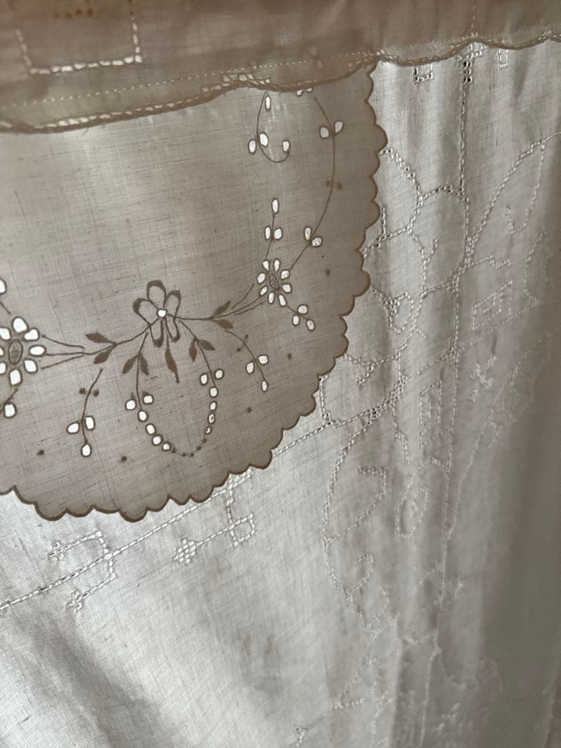 フランスアンティークஐ⋆*刺繍カーテンドイリー付き