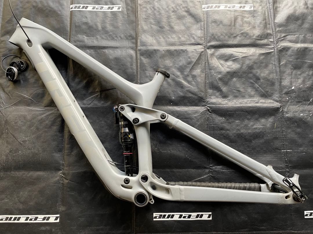 TREK SLASH 9.7 CARBON 29 MEGNEG Mサイズ