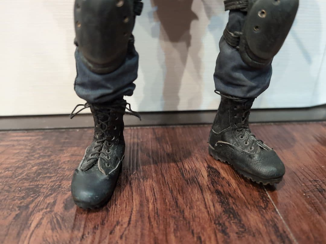 さ*ら様 ・SWAT フィギュア ・ホットトイズ ・1/6スケール