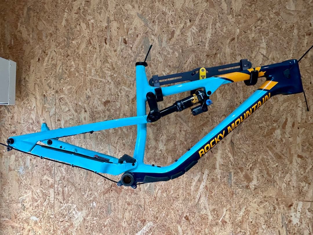 【Mサイズ】ロッキーマウンテン ALTITUDE CARBON 27.5