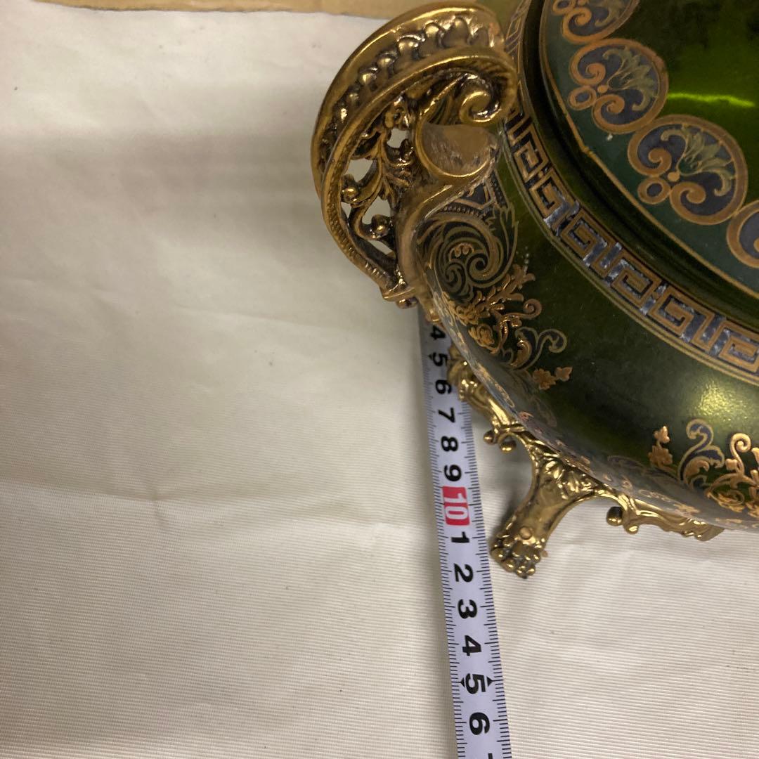 金箔装飾の緑色ガラスボウル