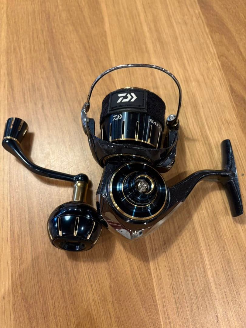 Daiwa SALTIGA 4000-H スピニングリール　ダイワ