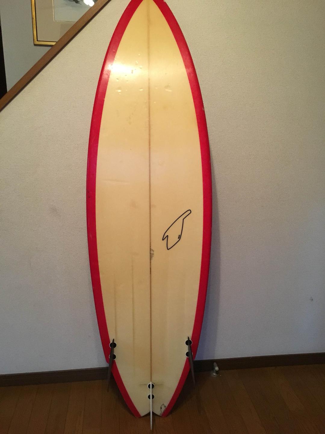 サーフボード  フィン、デッキパッド付き  送料込み！