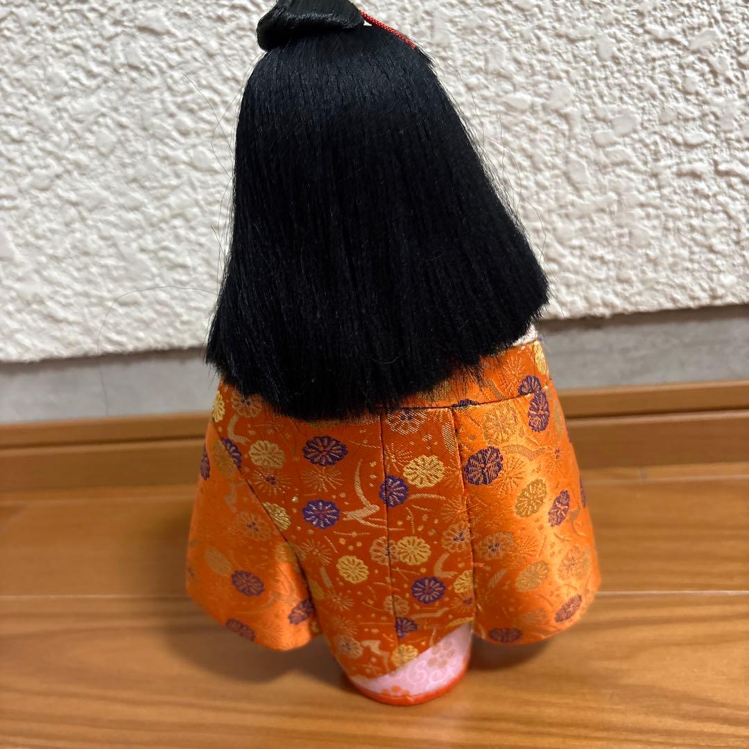 木目込み人形　扇子を持った女の子