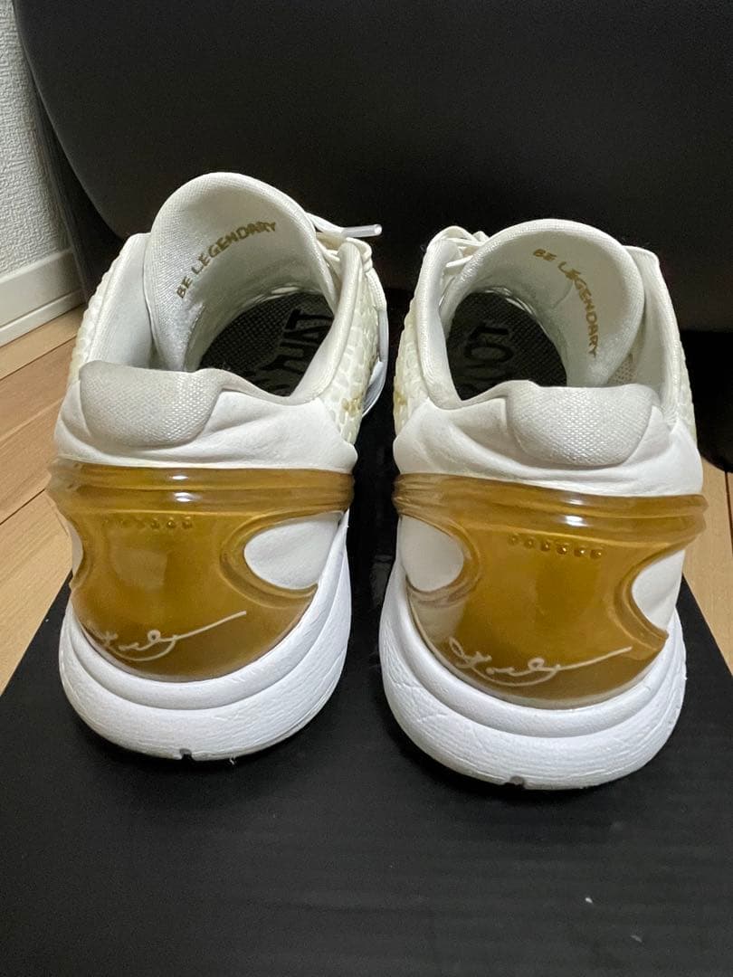 シューズ(男性用) Kobe 6 PROTRO BHM white/gold