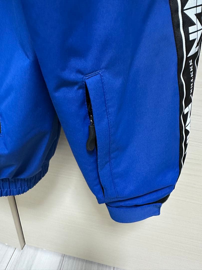 NNN エヌスリー　スノーボードウェア 青 韓国