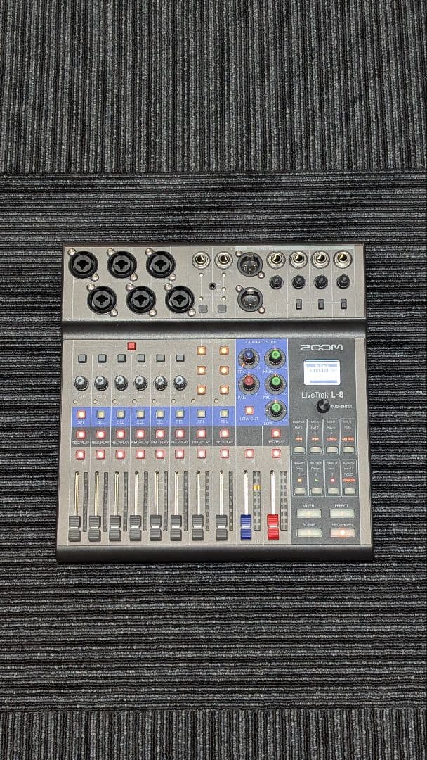 Zoom LiveTrak L-8（純正キャリーバッグCBL-8付属）