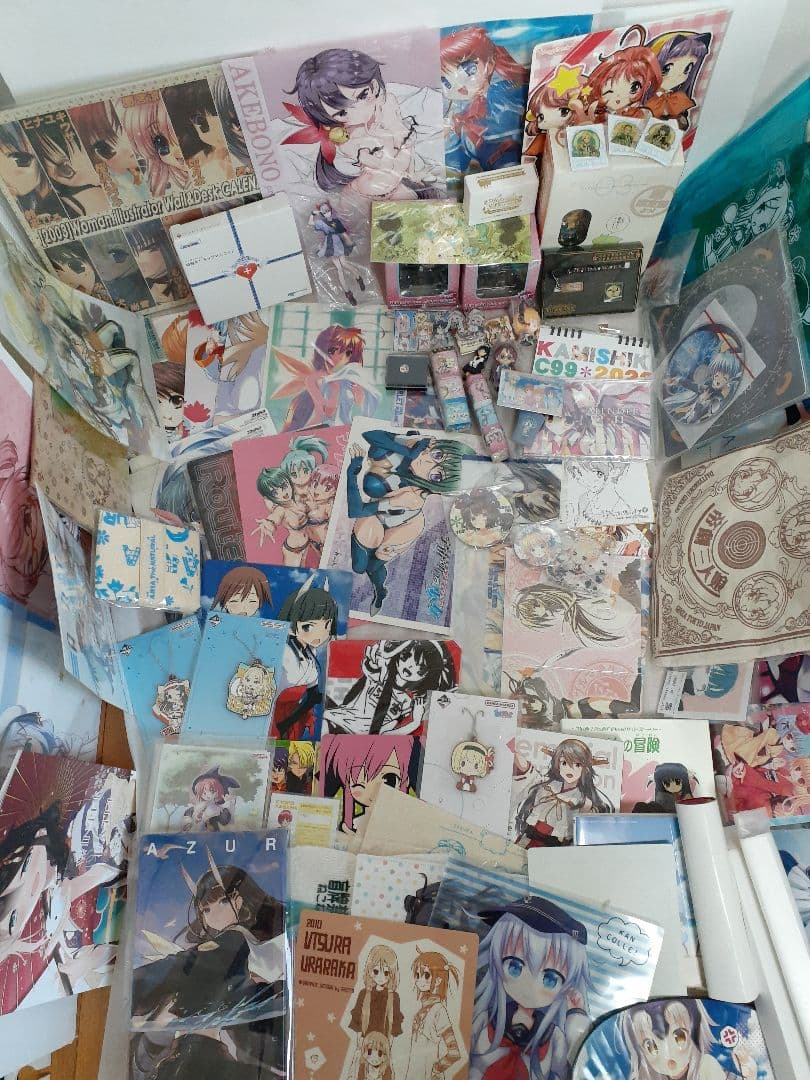 美少女 グッズ まとめ 大量 フィギュア アニメ ゲーム ラバスト 缶バッジ