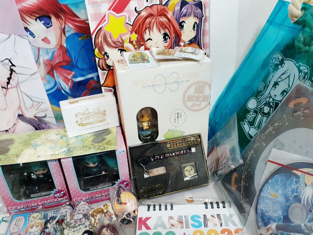 美少女 グッズ まとめ 大量 フィギュア アニメ ゲーム ラバスト 缶バッジ