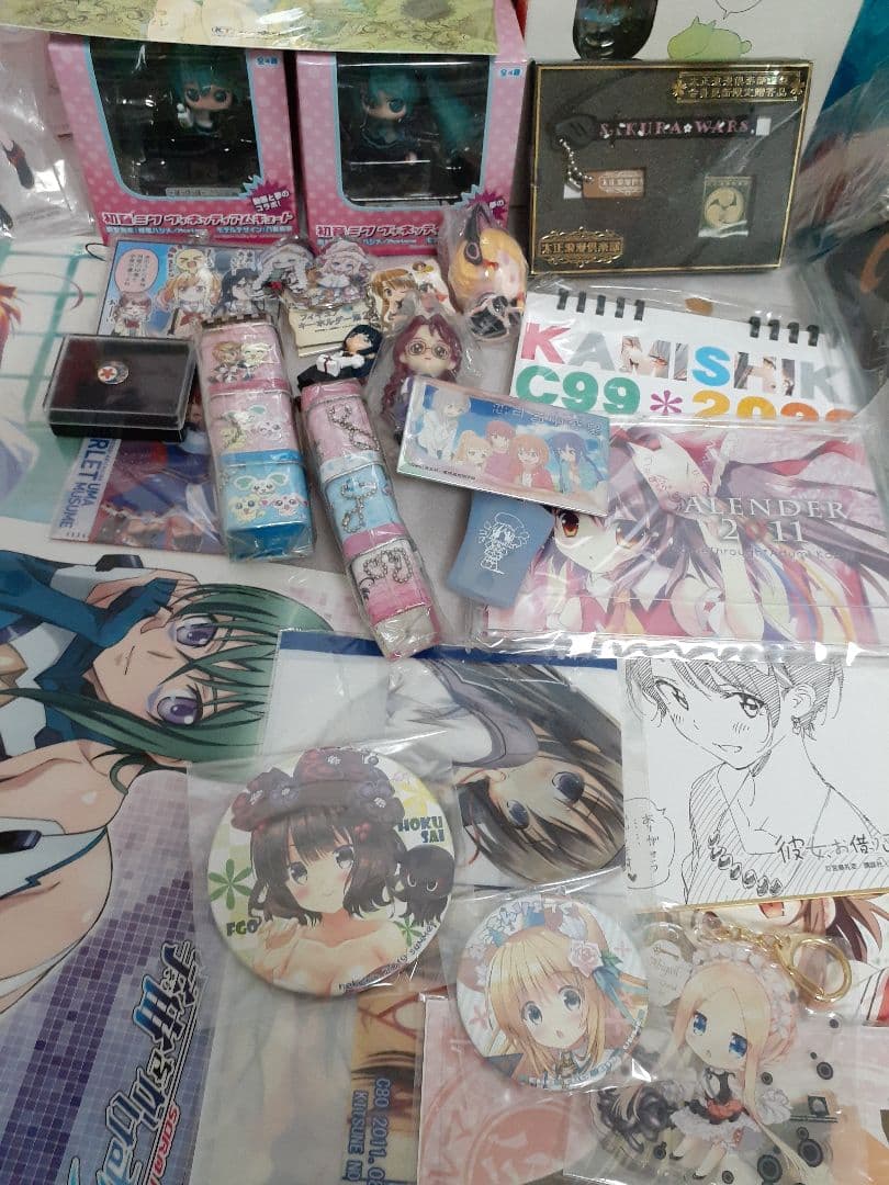 美少女 グッズ まとめ 大量 フィギュア アニメ ゲーム ラバスト 缶バッジ
