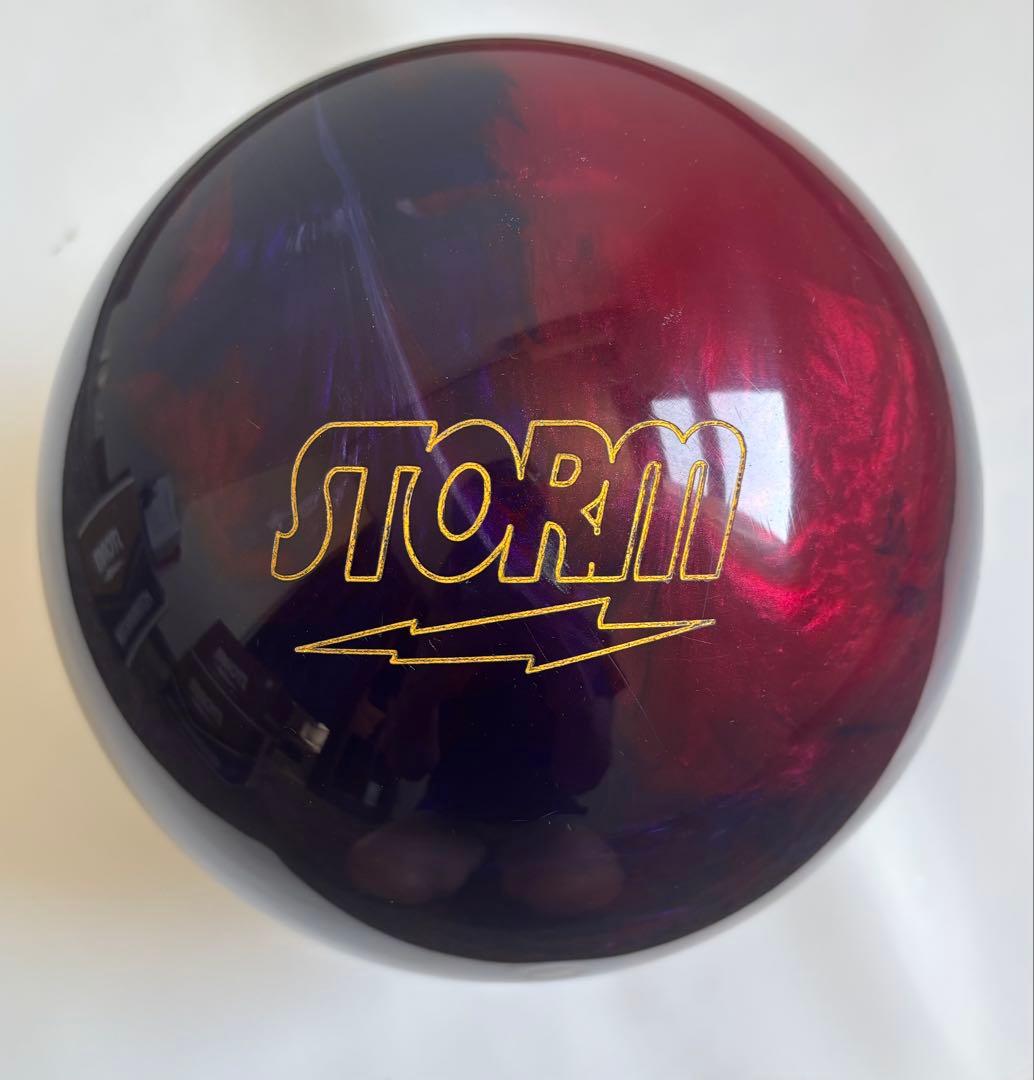 クリスタルフィジックス　15ポンド　ボウリングボール　ストーム　プラグ済