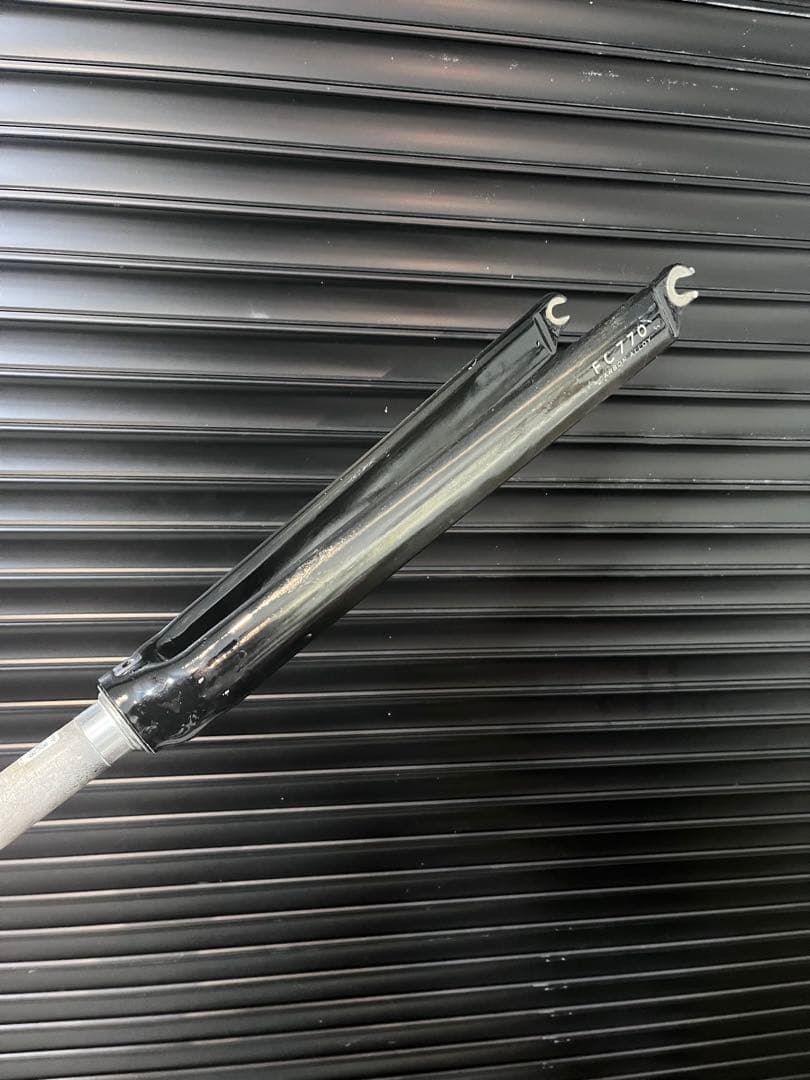 ピストフロントフォーク