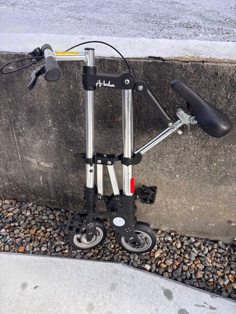 A-bike city 約8㌅タイヤ ノーパンクタイヤ 超軽量（約7.3kg）