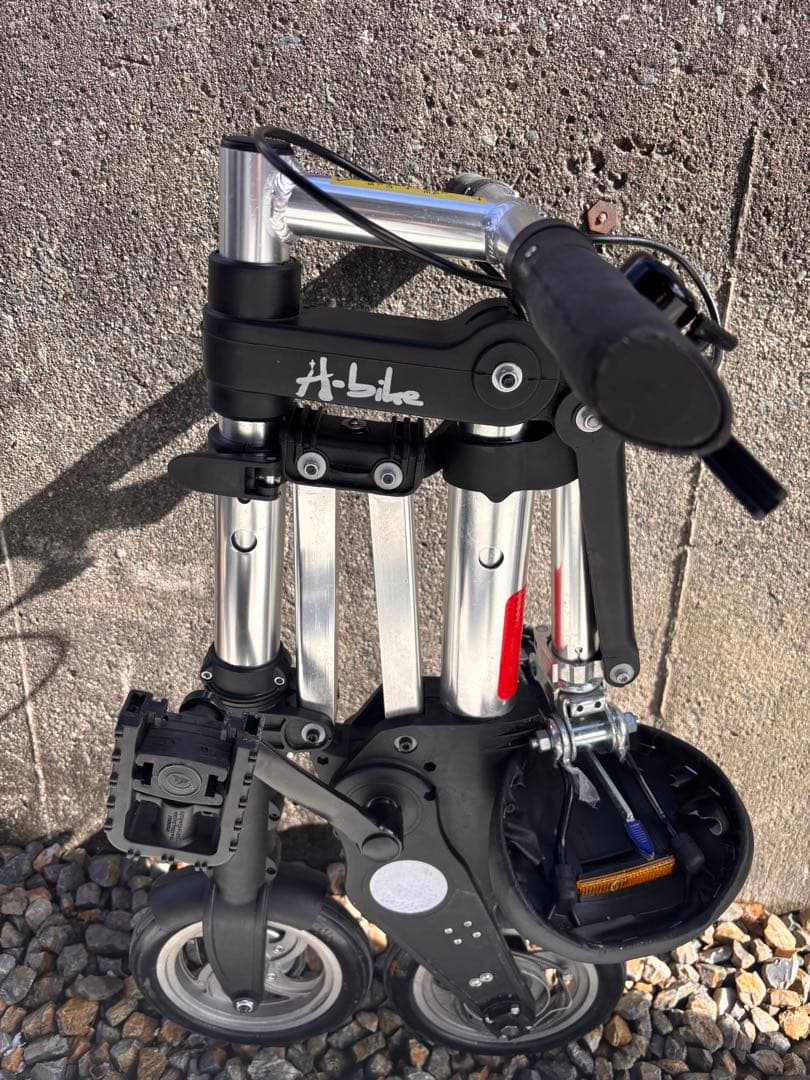 A-bike city 約8㌅タイヤ ノーパンクタイヤ 超軽量（約7.3kg）