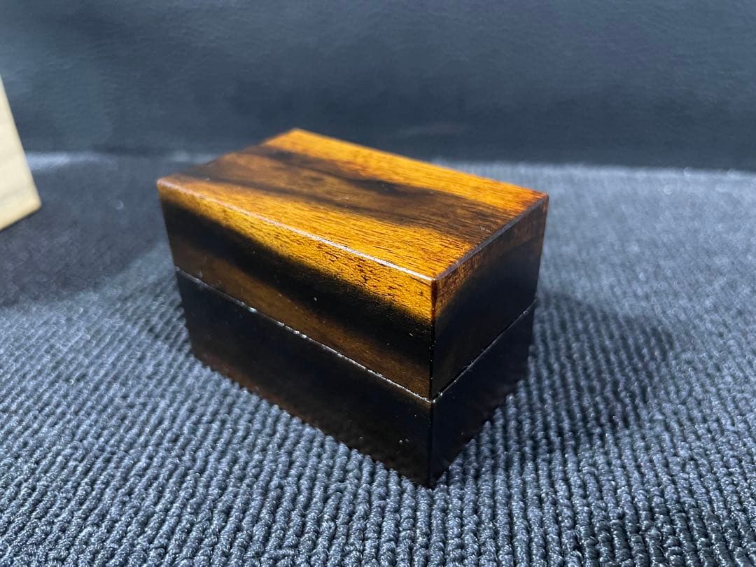 黒柿　竹林蒔絵　割香合　勝彦作