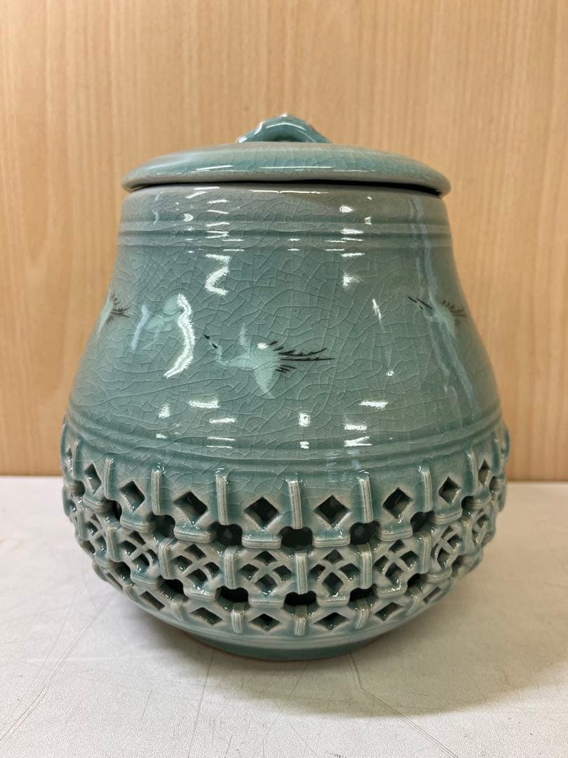 M648 青磁 壺 飾りつぼ 海日 蓋付 水呂窯