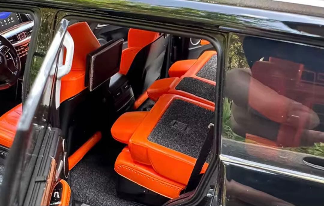 Lexus LX 570 1/18スケール モデル