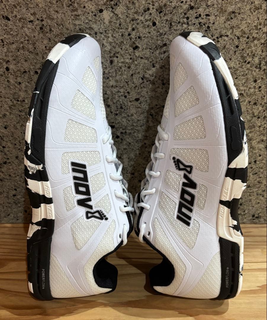 イノヴェイト　トレーニング f-lite 235 inov8 inov-8