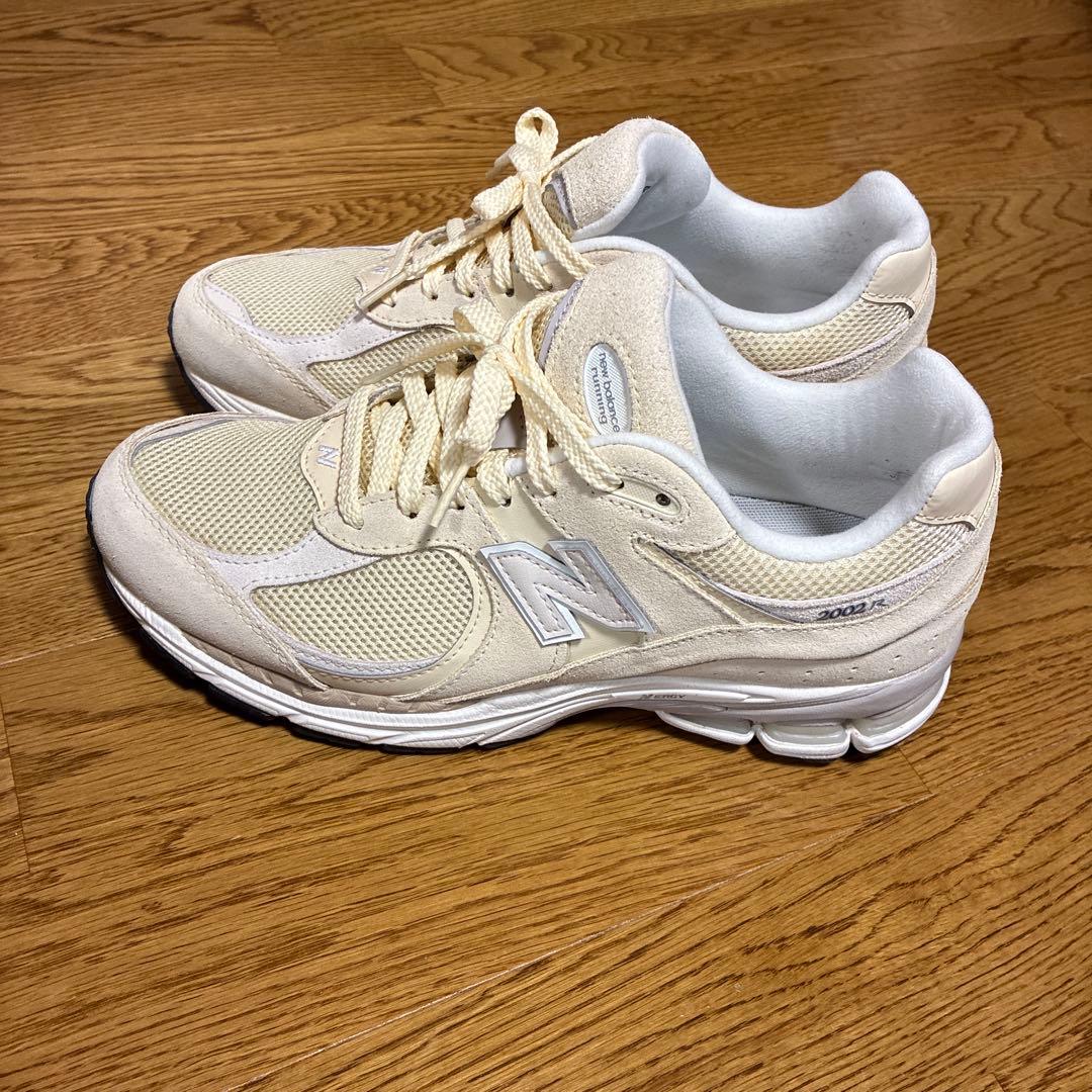 New Balance 2002R クリーム シューズ