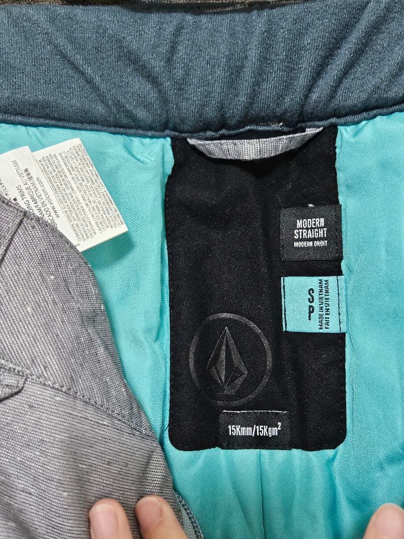 再々値下げしました。VOLCOM スノーボードパンツ 新品未使用　Sサイズ