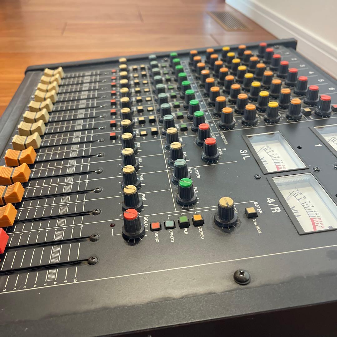 TASCAM M-208 アナログミキサー｜通電・メーター動作確認済／現状品