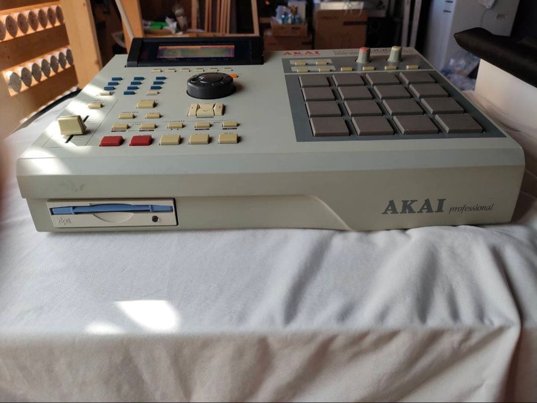 AKAI MPC2000XL MIDIプロダクションセンター