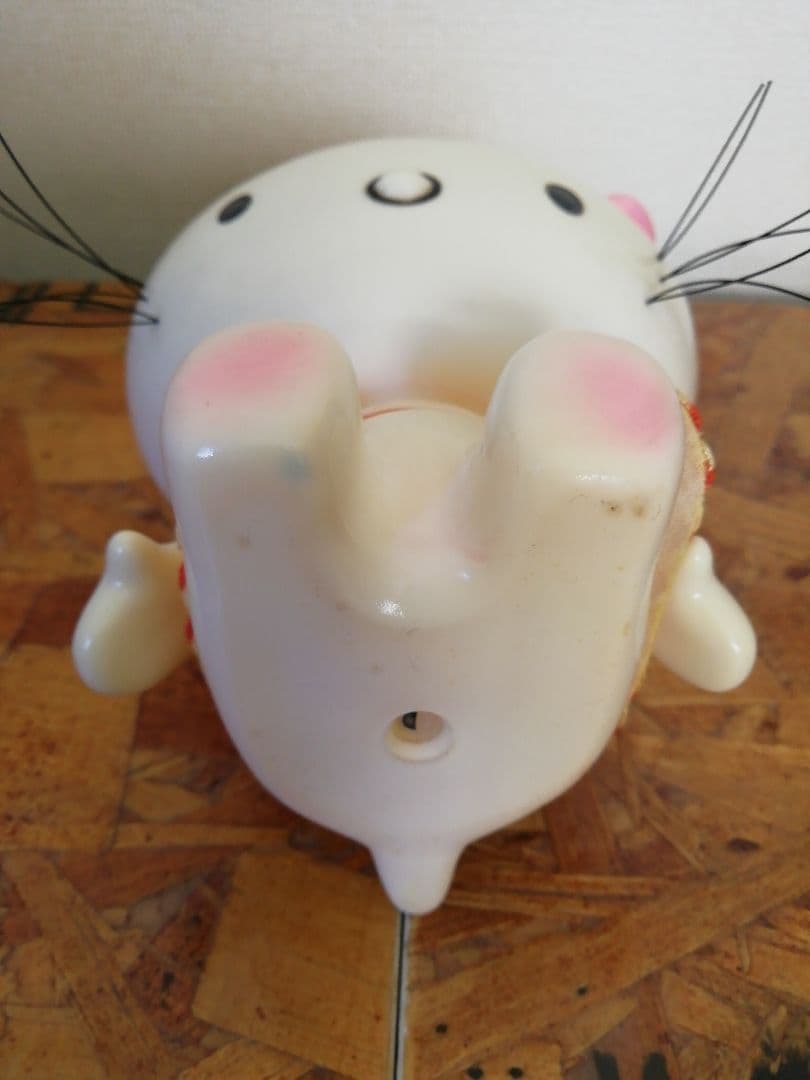 昭和レトロ　サンリオ　ハローキティ？　ソフビ