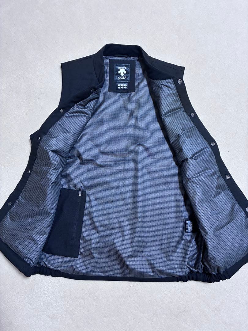 ★新品未使用　デサントモバイルサーモ　ベスト