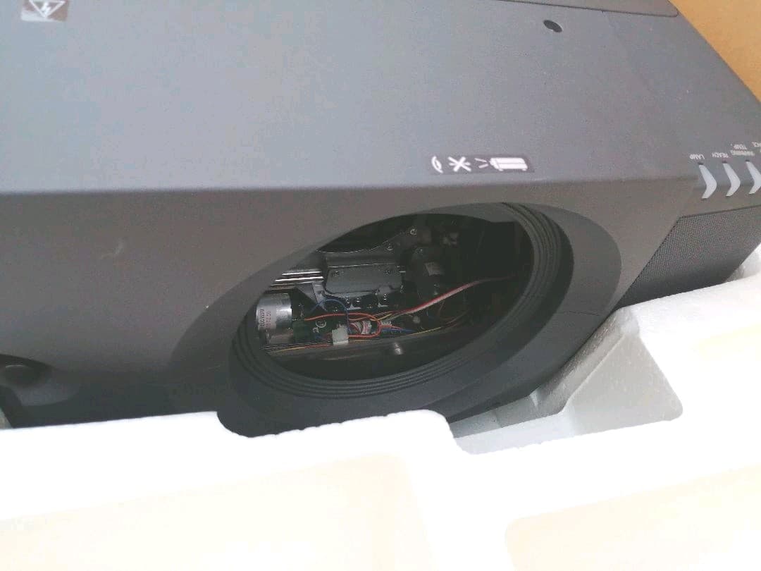 3S-RS1002クリスティプロジェクターロードランナーLB映画定価1000万円