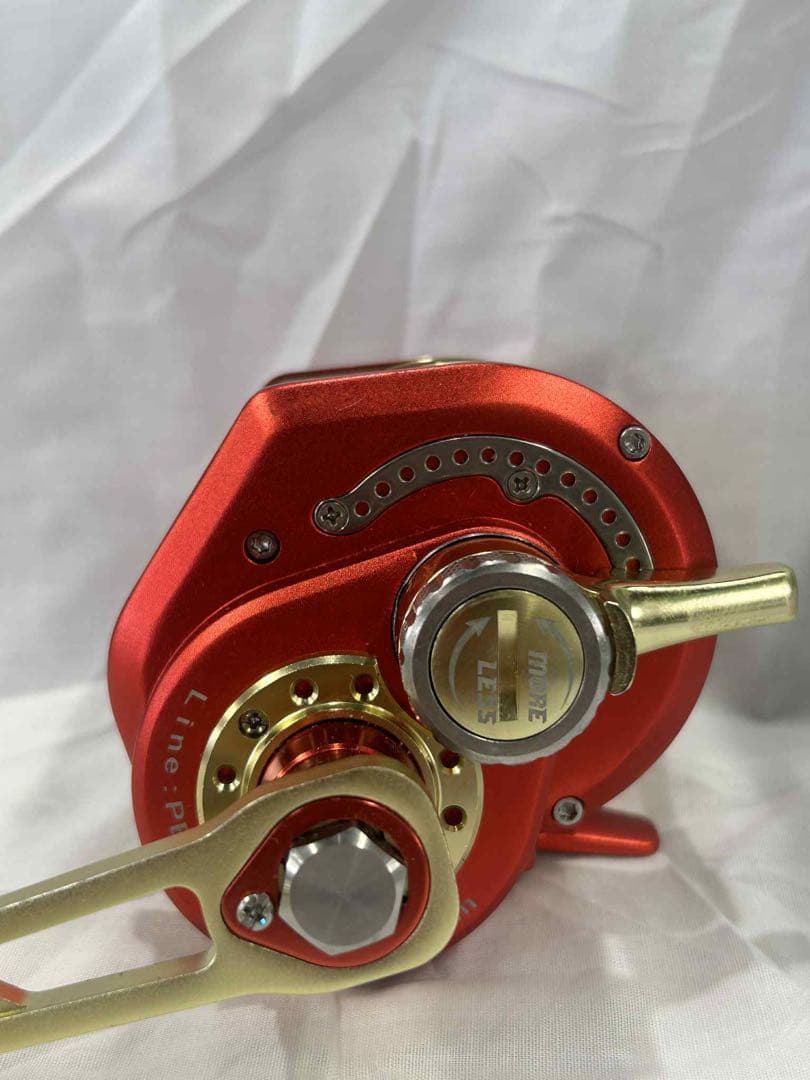 レッド/ゴールド ベイトリール