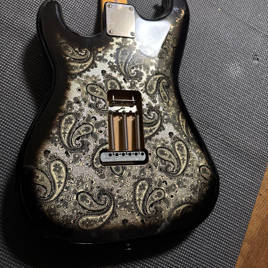 Fender Japan ストラトキャスター ブラックペイズリー 30本限定品