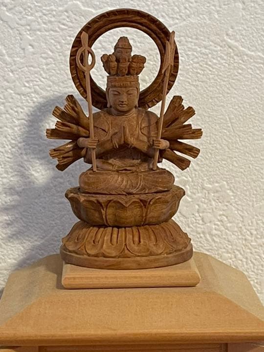 仏身白檀 千手觀音