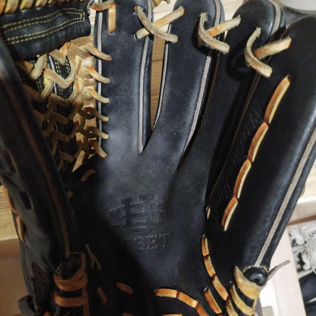 Uマーク 黒 レザー 野球グローブ 右投げ用