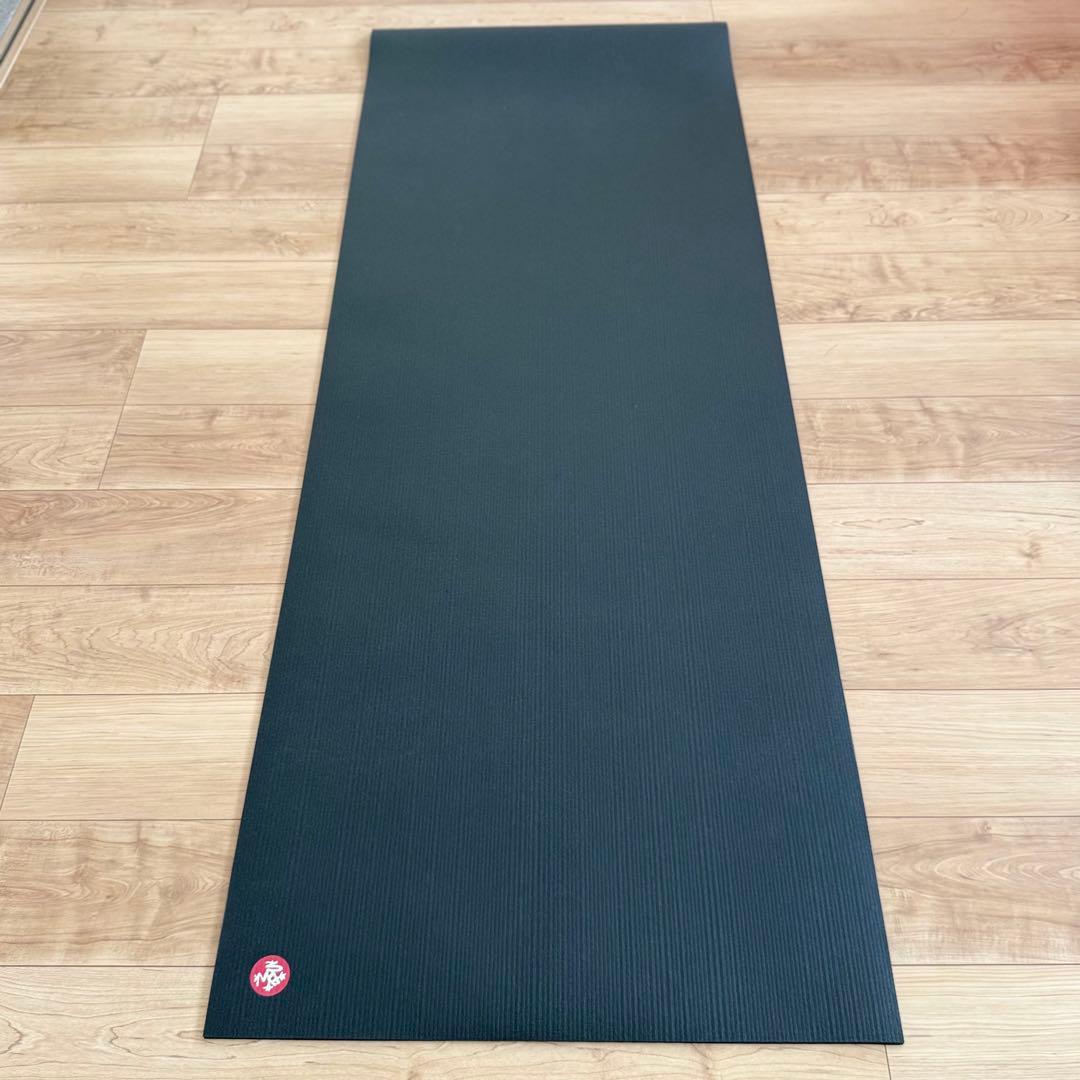 モモママ　　マンドゥカ　プロ　ブラック　ヨガマット