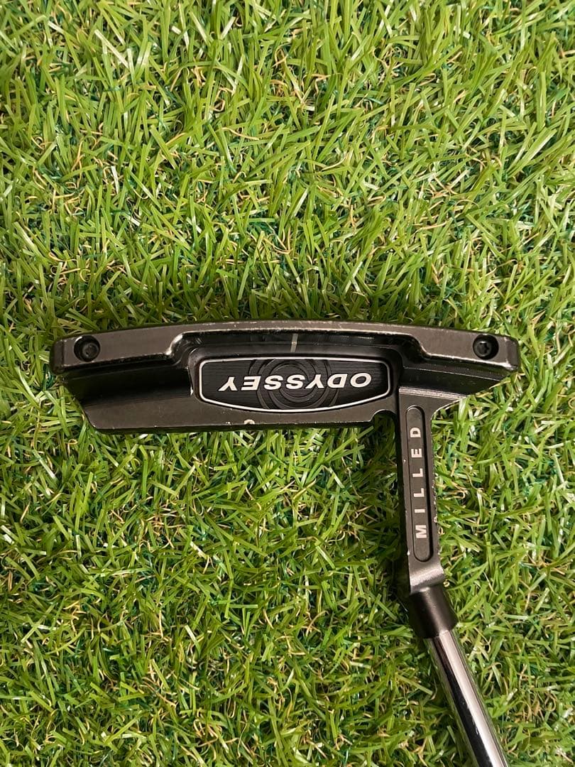 オデッセイ ブラックシリーズ　ツアーデザイン 2 右　パター