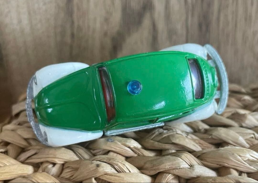 〈トミカ〉青箱 F70 フォルクスワーゲン ポリスカー ドイツ緑 (日本製)