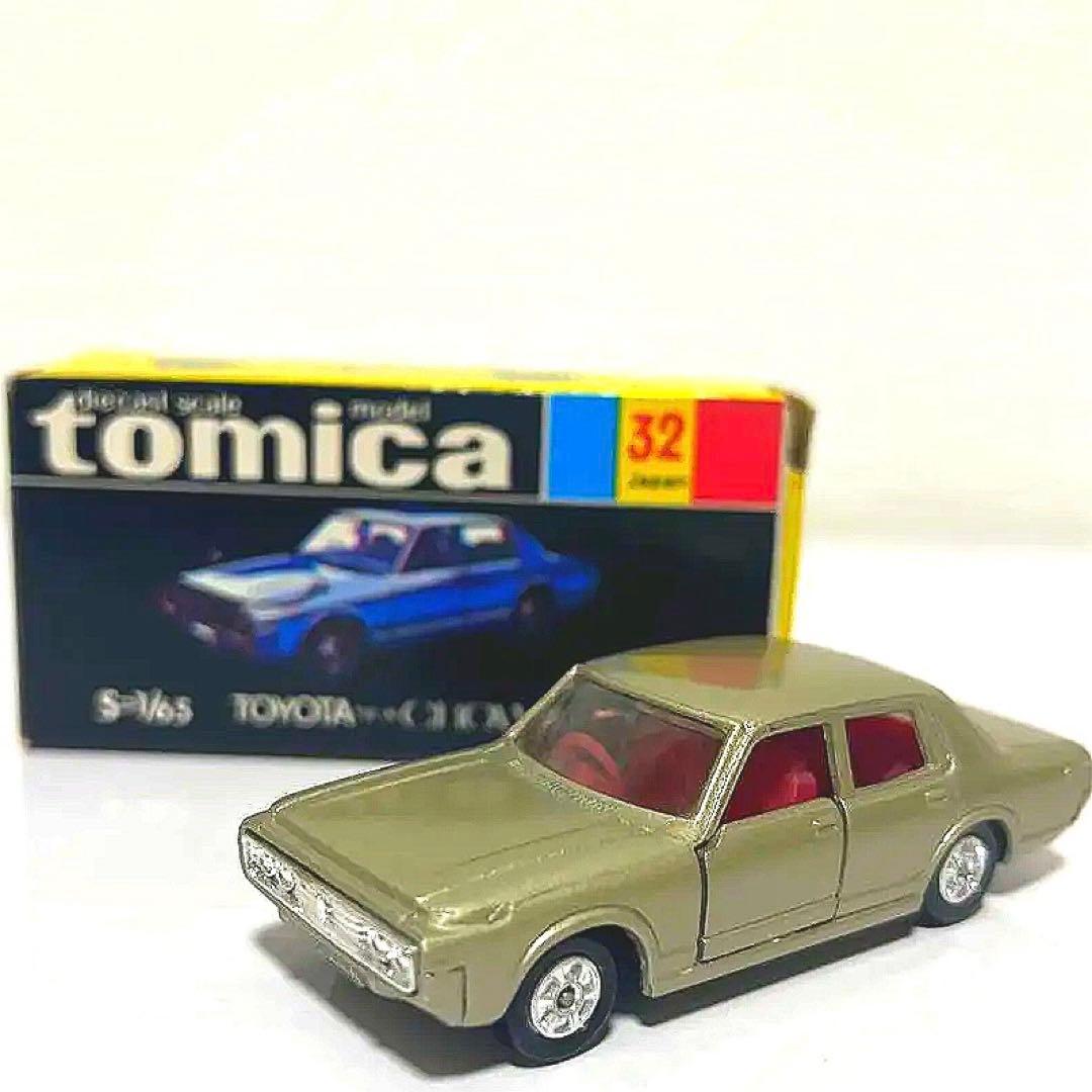 黒箱トミカ32 トヨタ ニュークラウン　シルバー